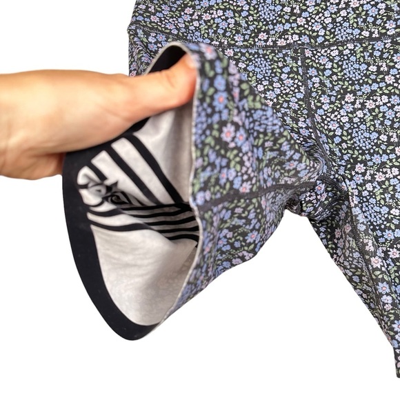 KNIX HiTouch Compression High Rise Biker Essential Shorts 7.5” in garden daze - Picture 5 of 7